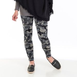 BLACK CAMOUFLAGE LEGGINGS NWT